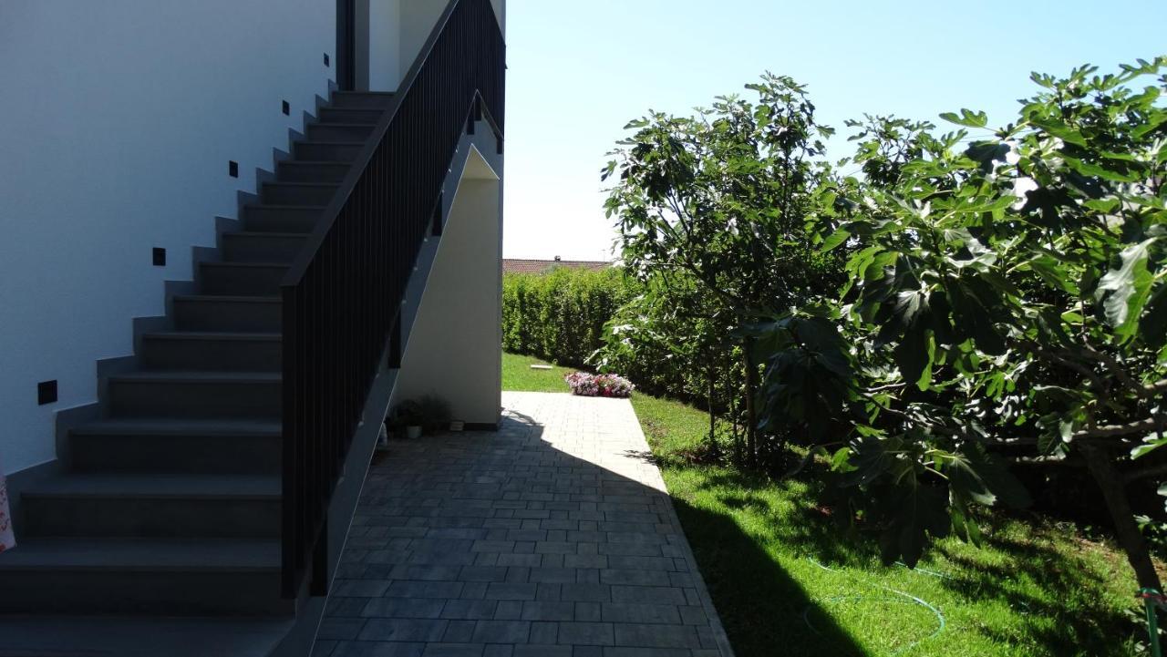 Papillon I Dolce Vita Tar-Vabriga Exterior photo